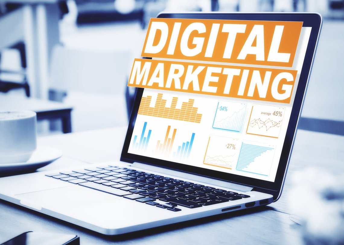 email marketing laptop