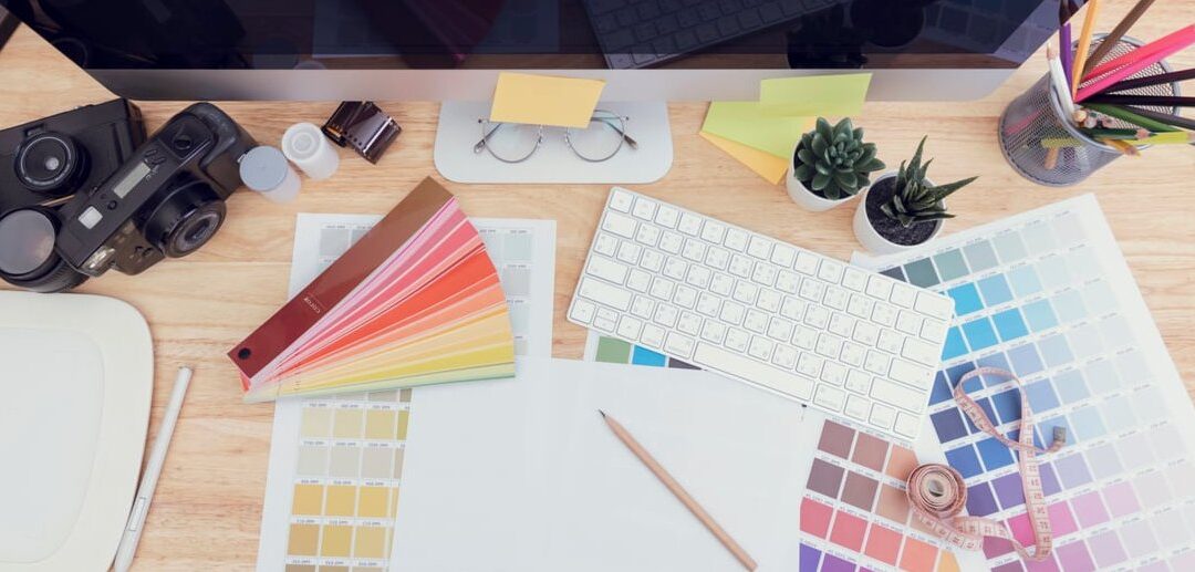 Freelance Graphic Designer vs Design Agency: 7 Factors That Decide Which One You Need